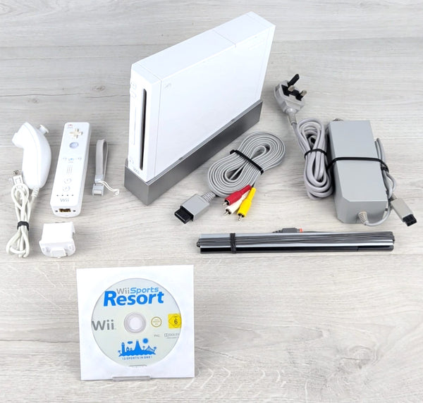 Nintendo Wii Console Bundle | Wii Sports / Resort / Mario Kart | Accessories